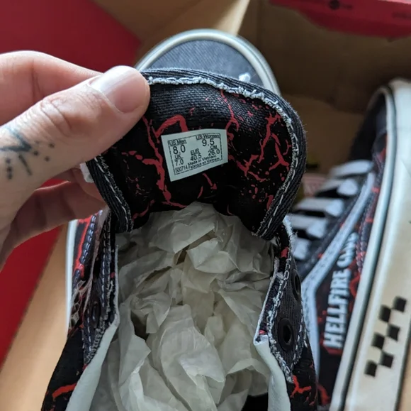 Vans - Picture 2 of 3